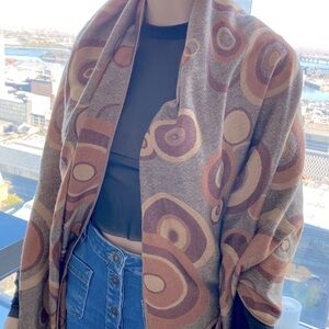 Shawl with round pattern - scarf